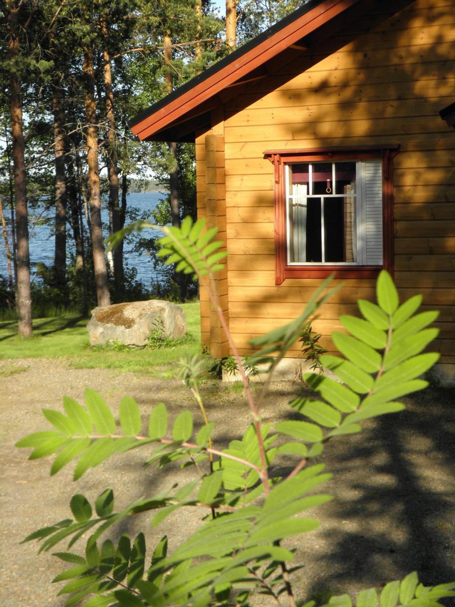 Loikansaari Lomamoekit Holiday Cottages Kallislahti ภายนอก รูปภาพ