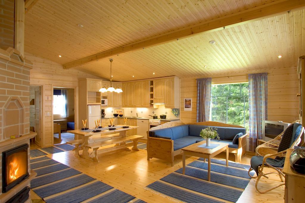 Loikansaari Lomamoekit Holiday Cottages Kallislahti ภายนอก รูปภาพ